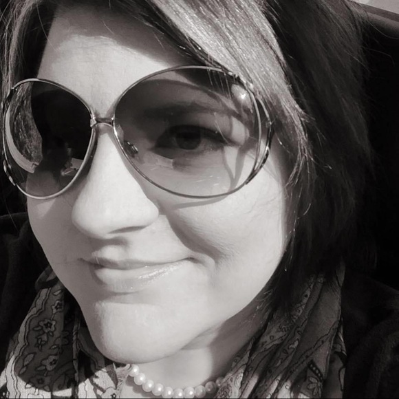 Meet your Posher, ElizaBeth - Picture 1 of 1